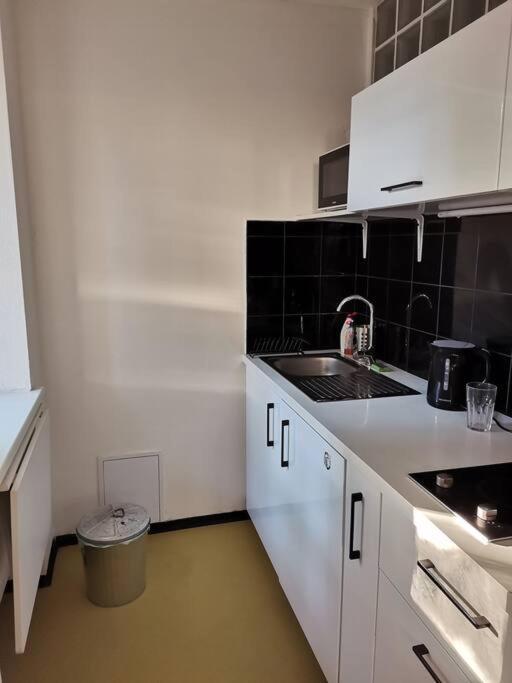 Cozy Studio In The City Centre Near Train Station Bratislava Extérieur photo